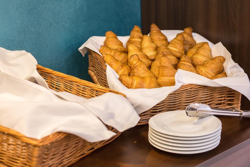 BonHotel Minsk Buitenkant foto